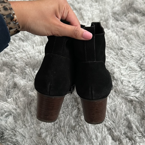 Crown Vintage black suede ankle boot - Picture 4 of 4